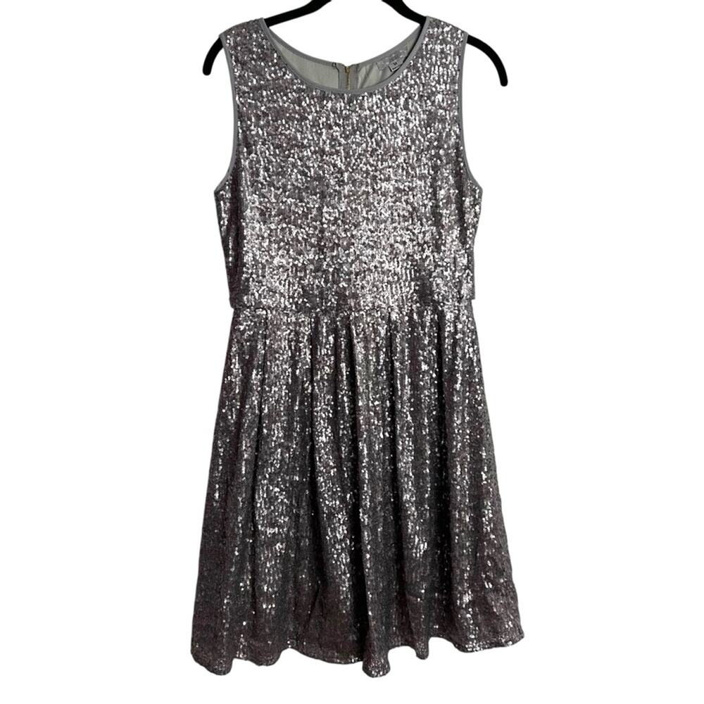 IssI Womens Silver Gray Flat Sequin Sleeveless Party  Cocktail Dress Size M EUC